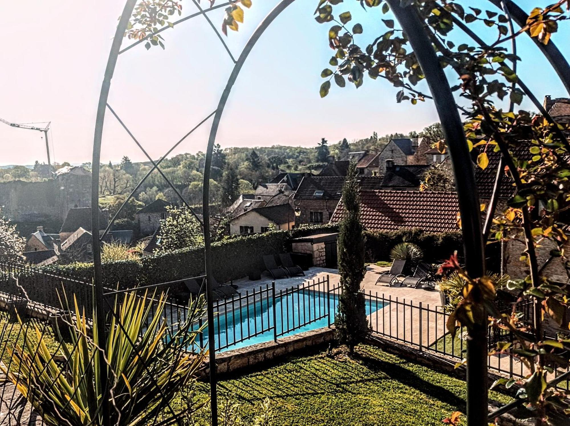 Le Clos De La Musardise - Gites De Charme Avec Piscine Chauffee Salignac Eyvigues المظهر الخارجي الصورة